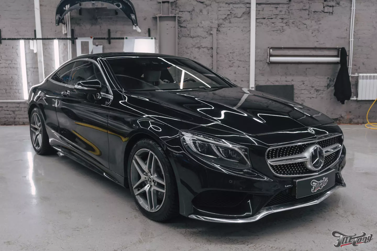 Смена стиля Mercedes S-class Coupe! Оклеили кузов в темно-серый винил от Oracal, окрасили диски
